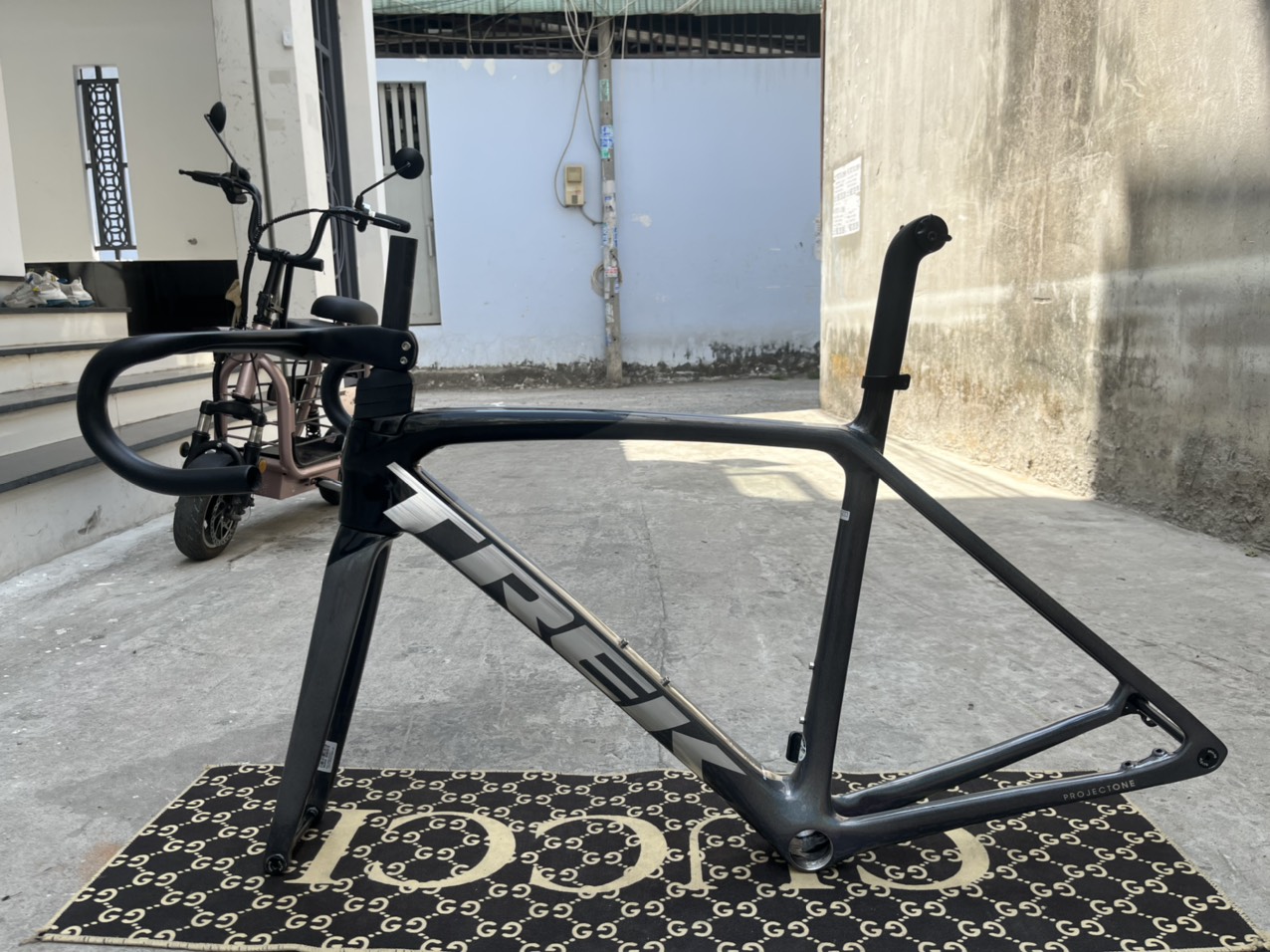 TREK EMODA NHỦ