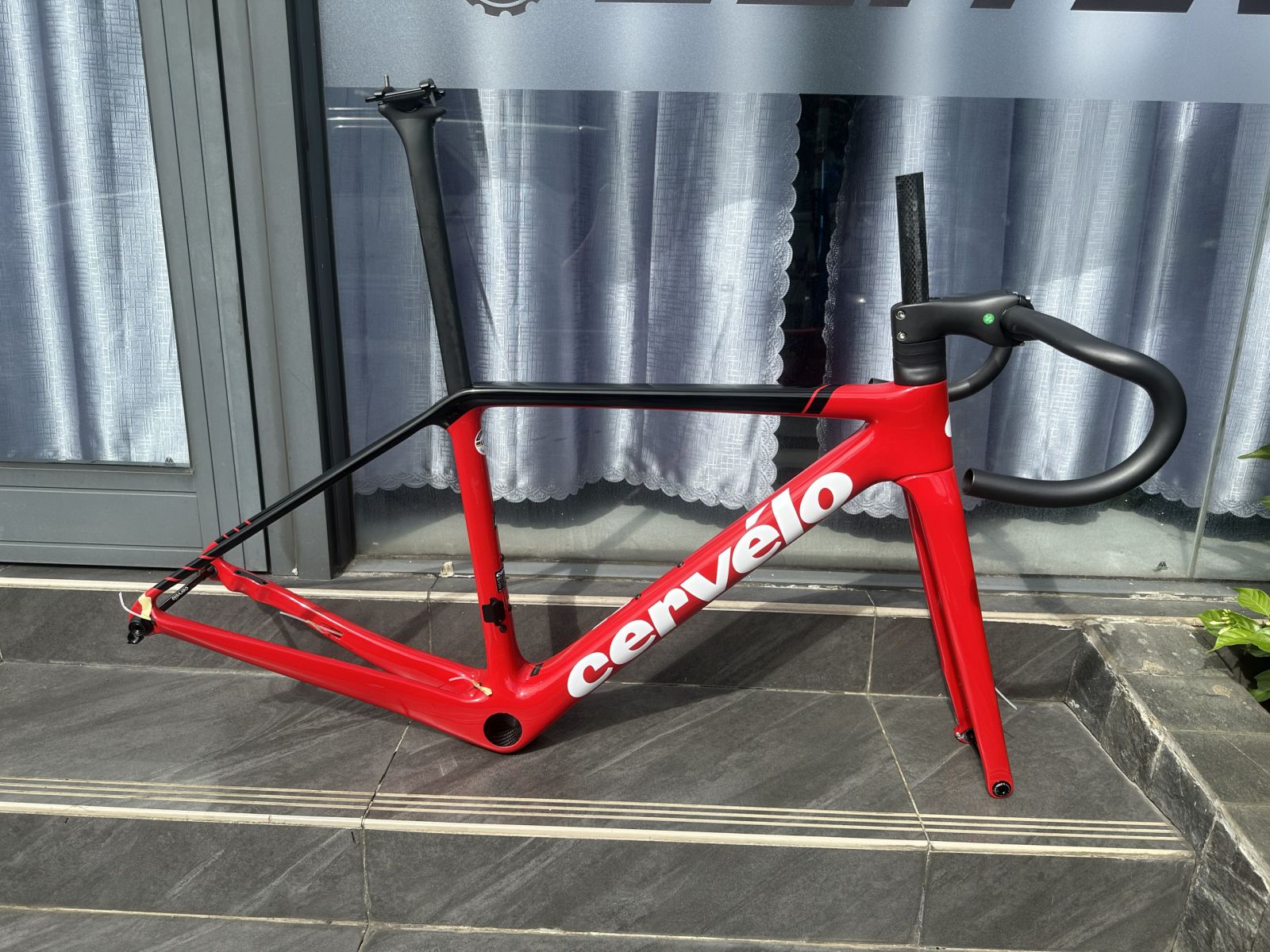 CERVELO R5 ĐỎ ĐEN