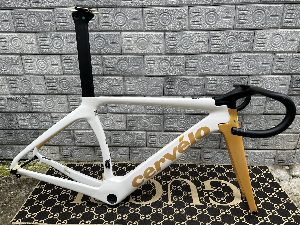 CERVELO S5 TRẮNG PHỐI VÀNG GOLD