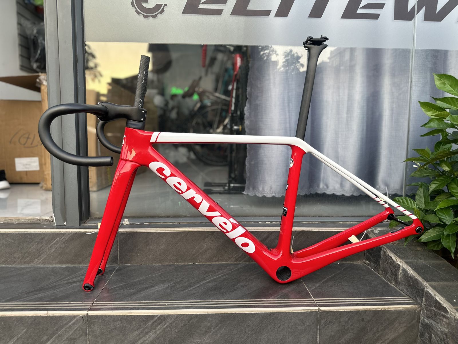 CERVELO R5 TRẮNG PHỐI ĐỎ